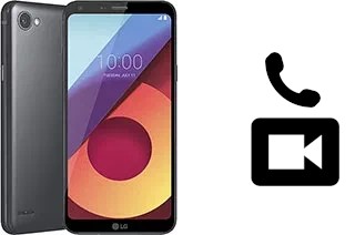 Making video calls with a LG Q6+